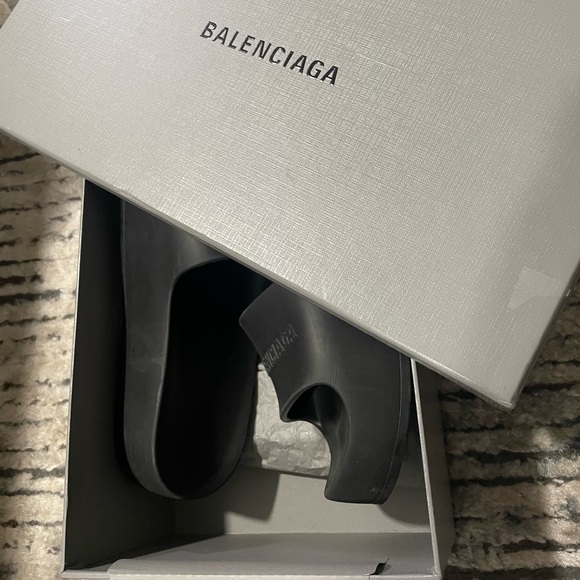 BALENCIAGA Chunky Rubber Slides - Picture 3 of 5